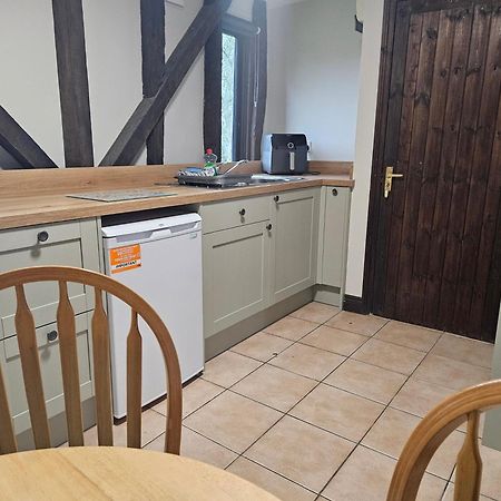 The Swan Inn Hilborough エクステリア 写真